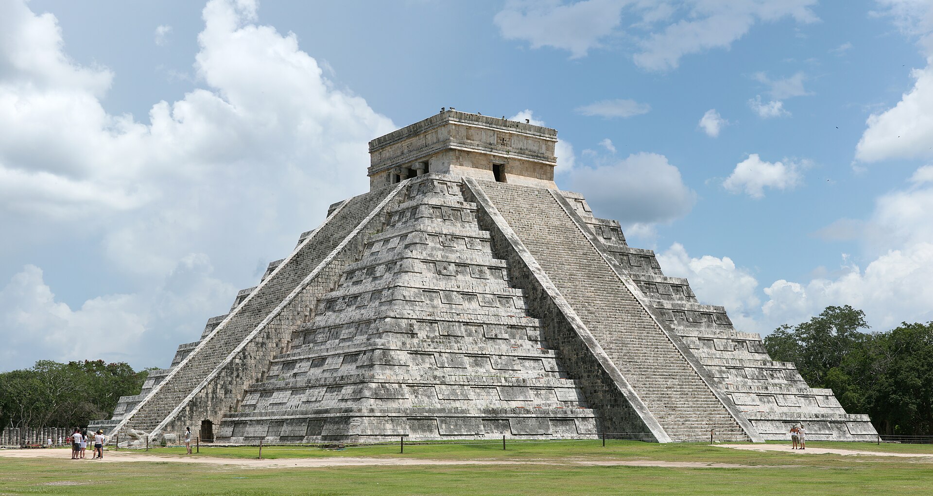 El Castillo - Image 1